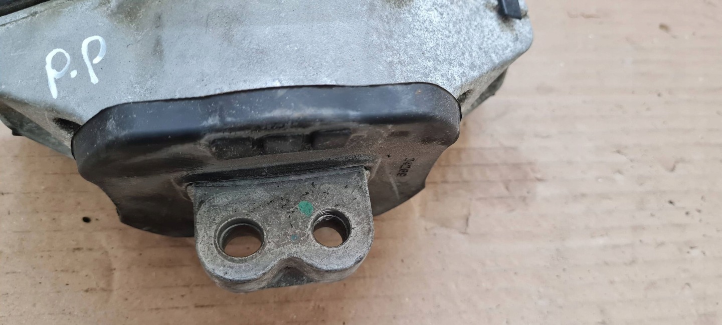 Jeep Grand Cherokee WL 2022 engine mount right 3.6 V6 68375806AF