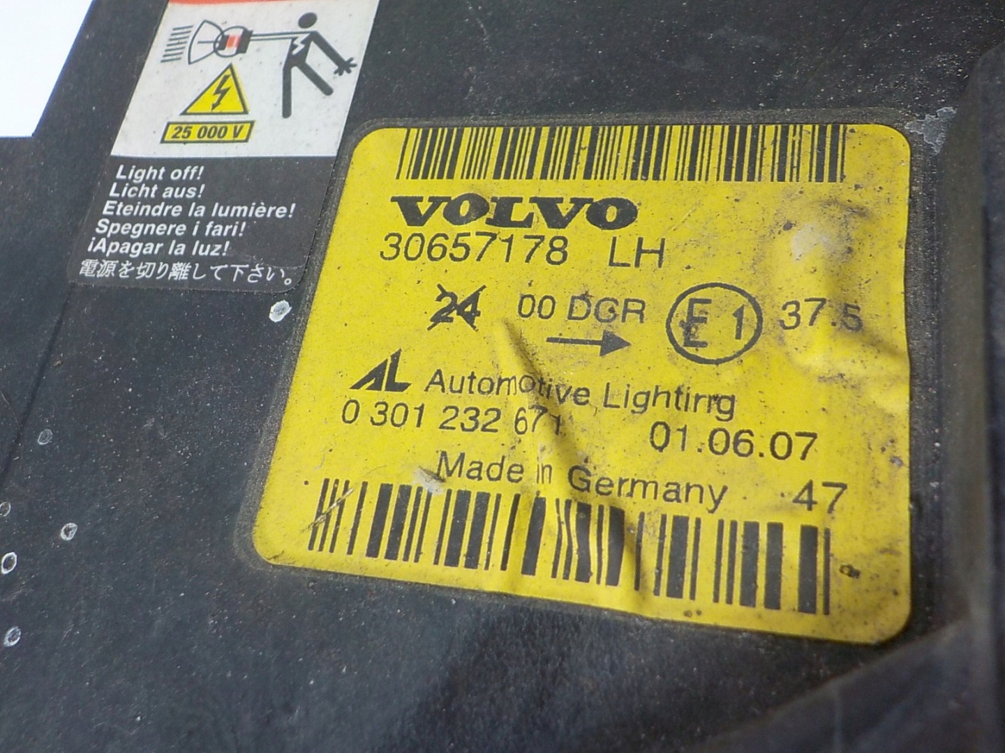 VOLVO C30 XENON light left front front UK 30657178 031232671