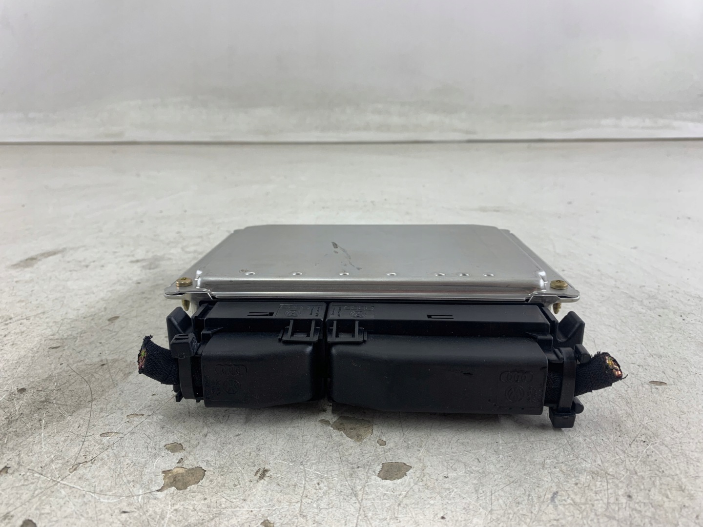 VW PASSAT B5 1.8 control unit of the engine 8D0907558F