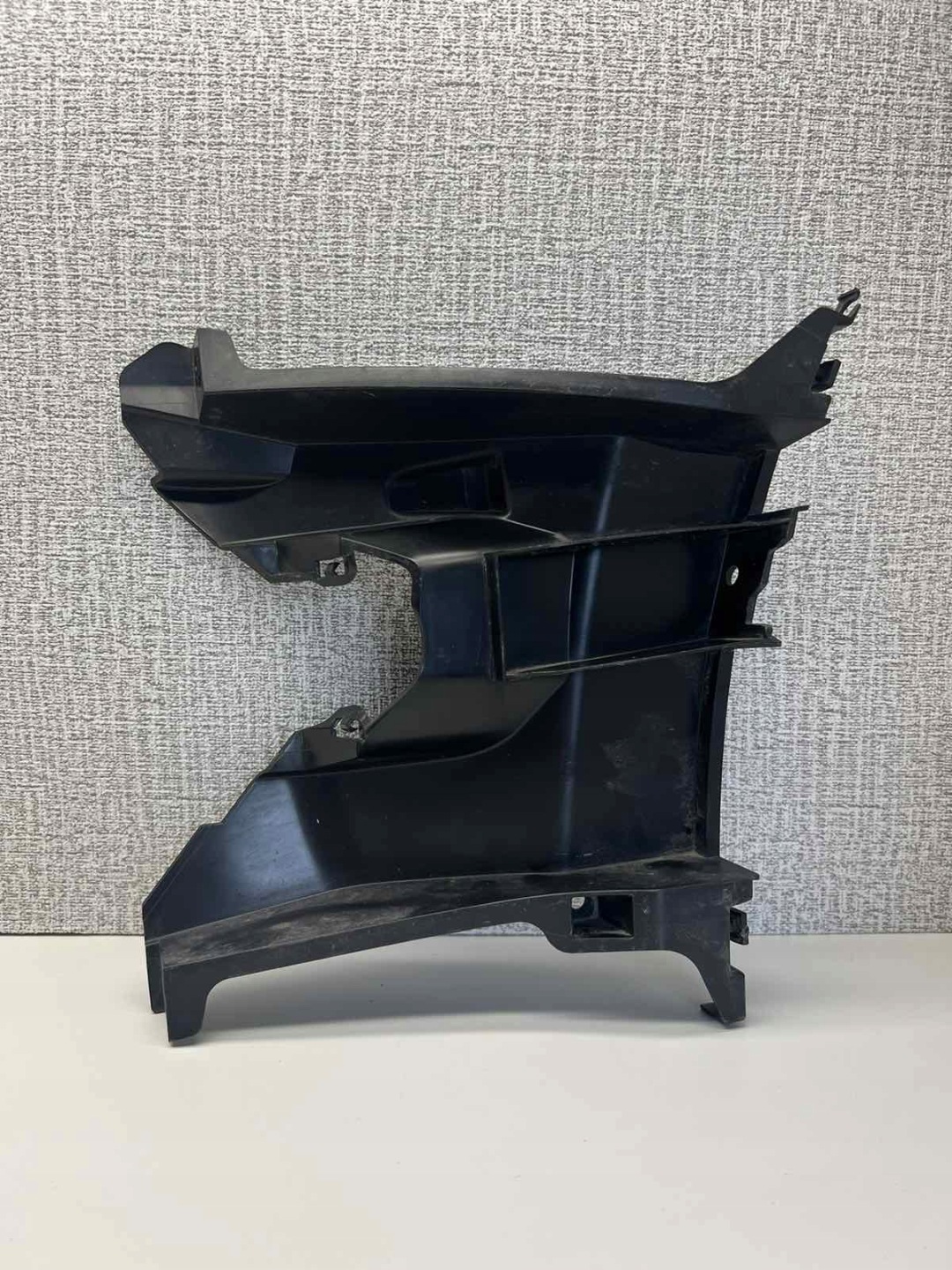 KIA CEED III LIFT console intake air of a bumper left front 86567-J7DA0