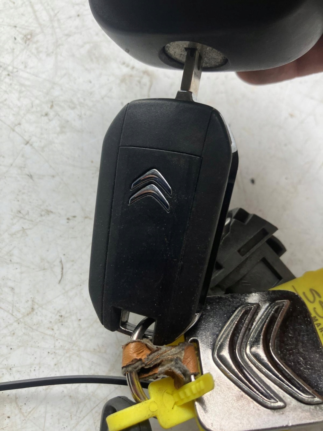 Allumage Insert 2 KLUCZYKI WLEWKA CITROEN C4 CACTUS
