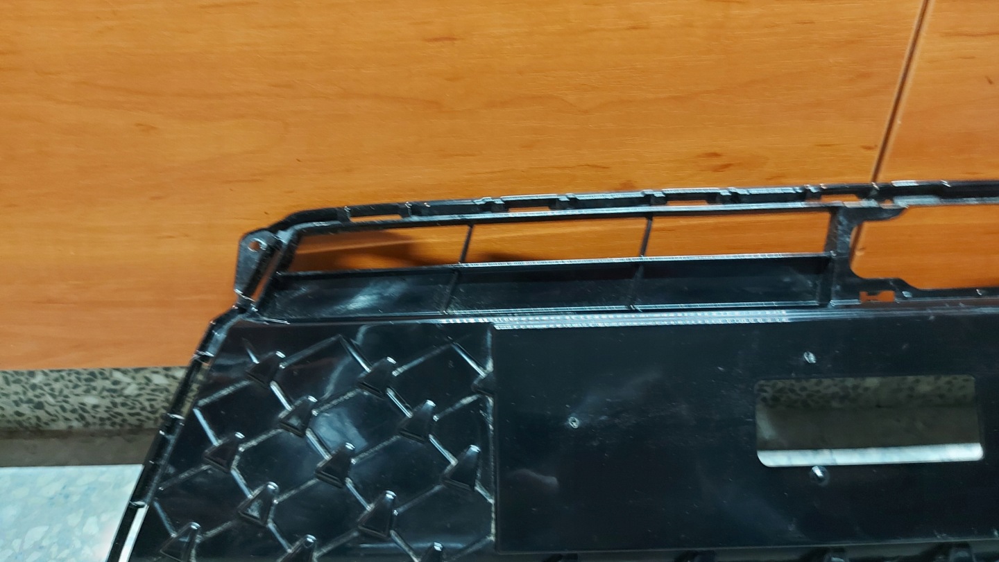 grid of a bumper central front front TOYOTA AYGO X 22