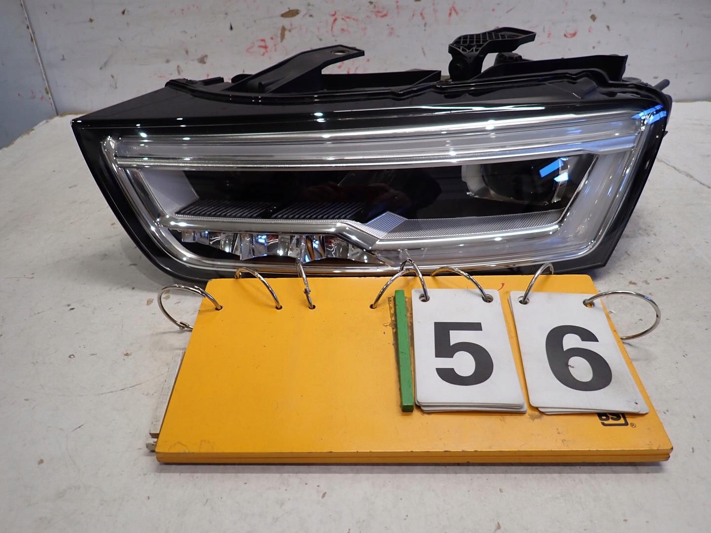 light front front left AUDI Q3 LIFT 2016- FULL LED 8U0941033