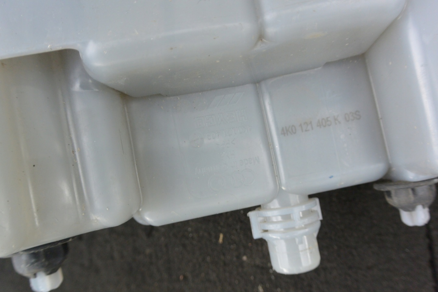 Scheibenwaschbehälter des Wassers Behälter AUDI A6 C8 A7