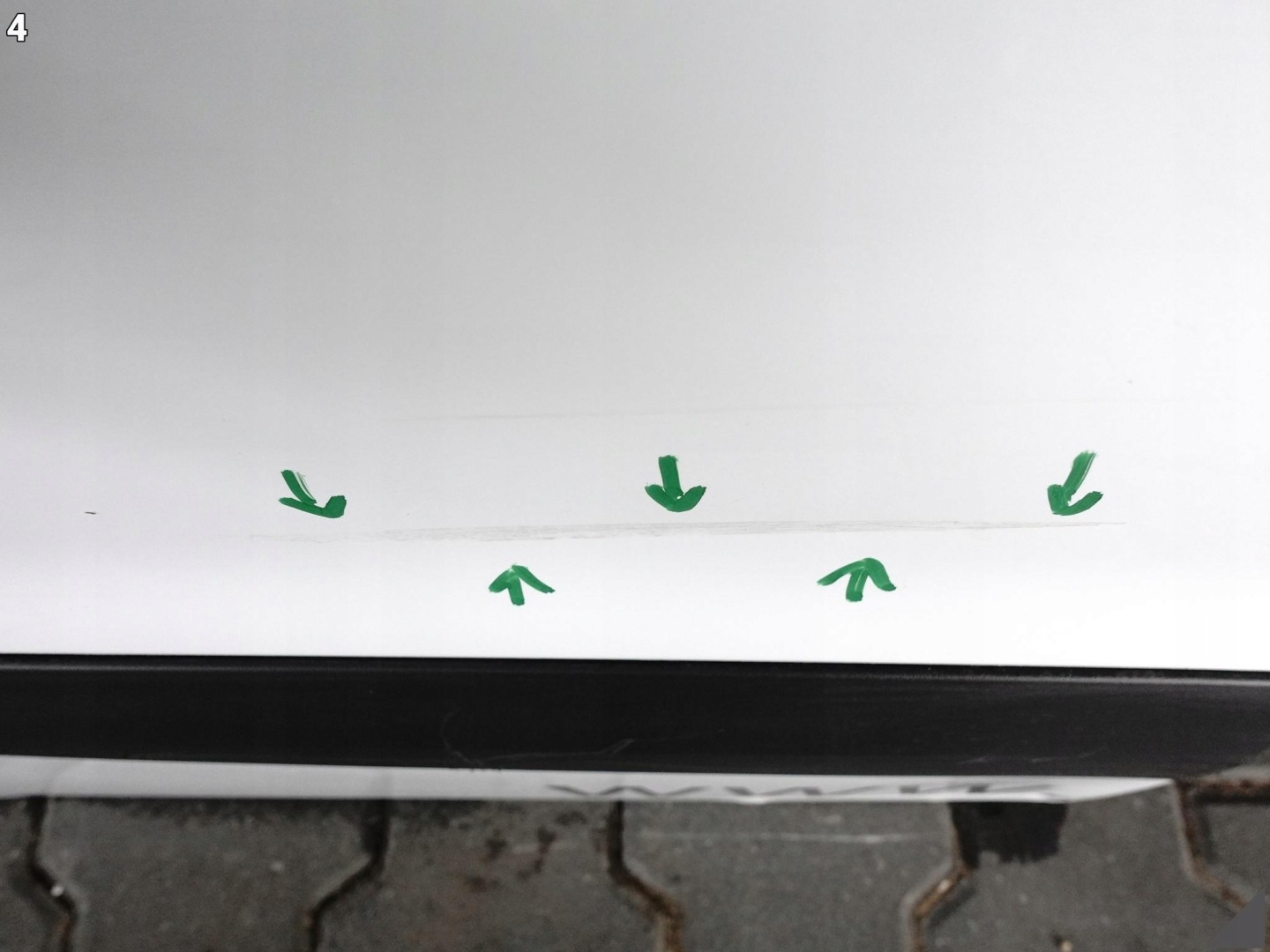 FORD TRANSIT COURIER and 14-23 door sliding side right + moulding