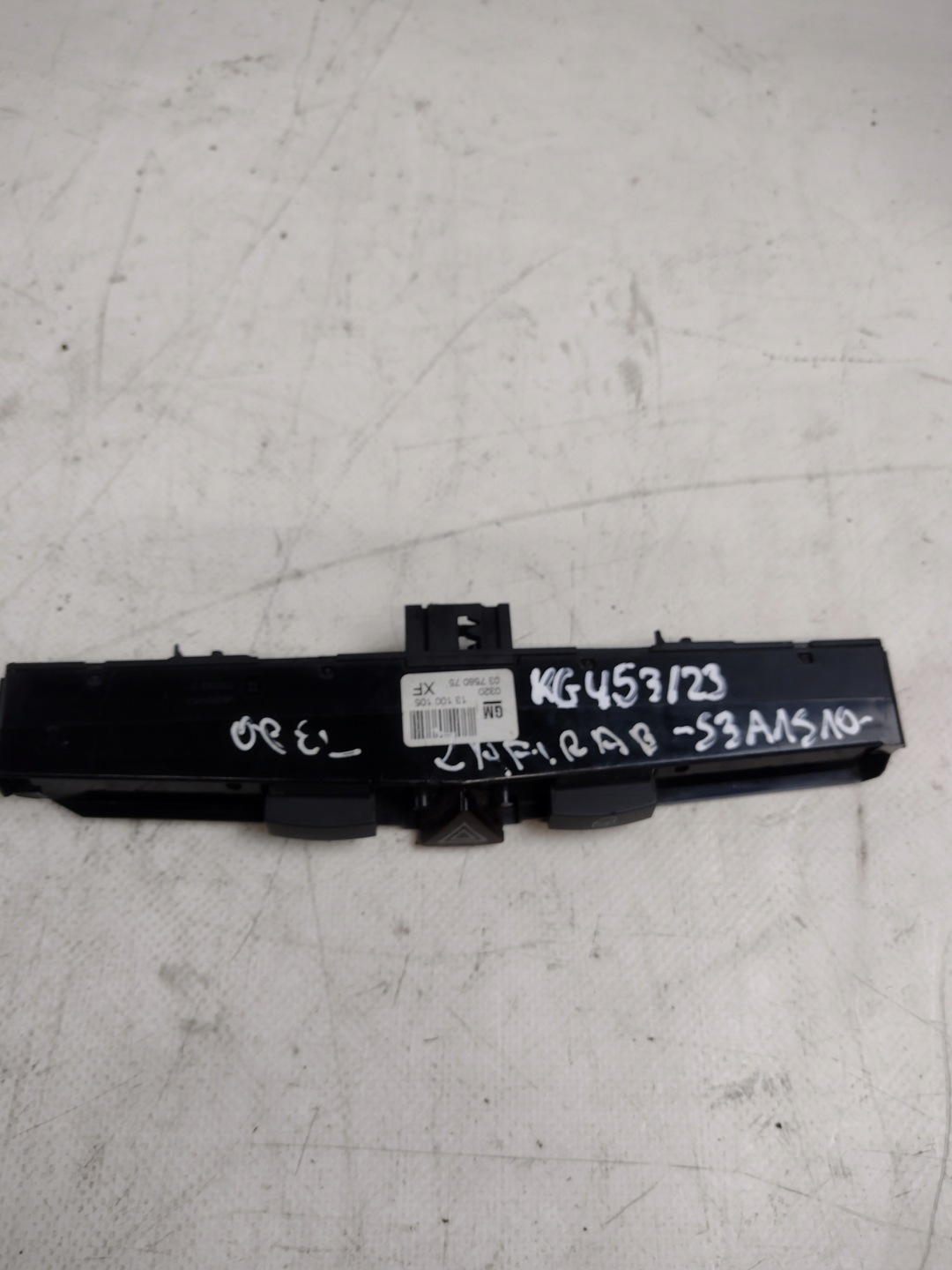 lichtschalter des warnblickschalters Opel Zafira B 13100105