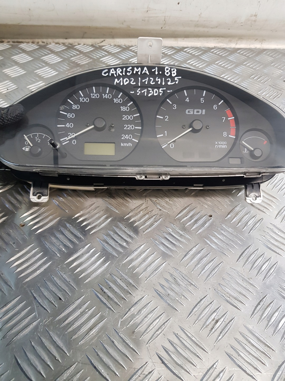 dials MITSUBISHI CARISMA 1.8GDI 01R- EUROPA