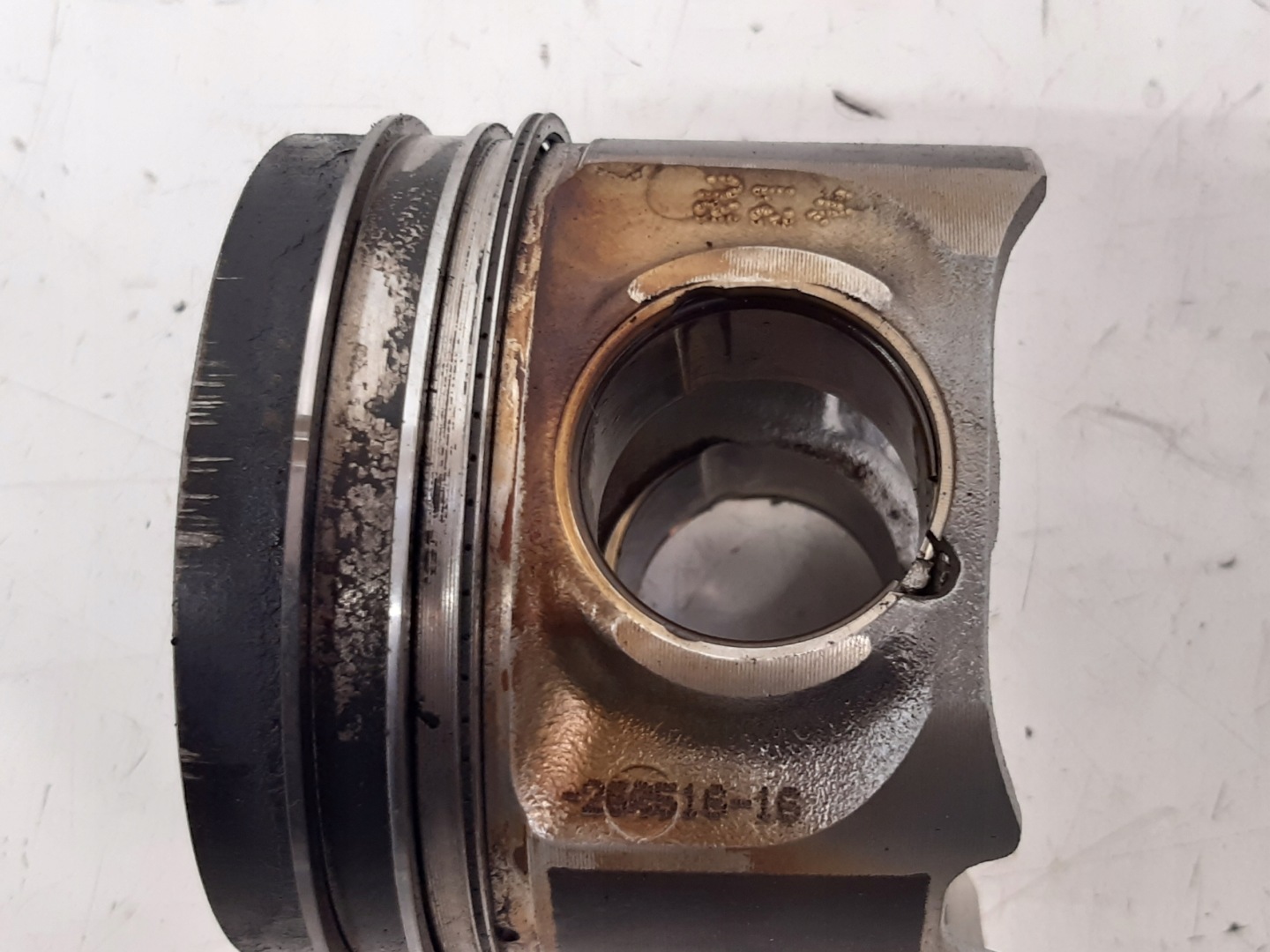 piston Audi A4 B9