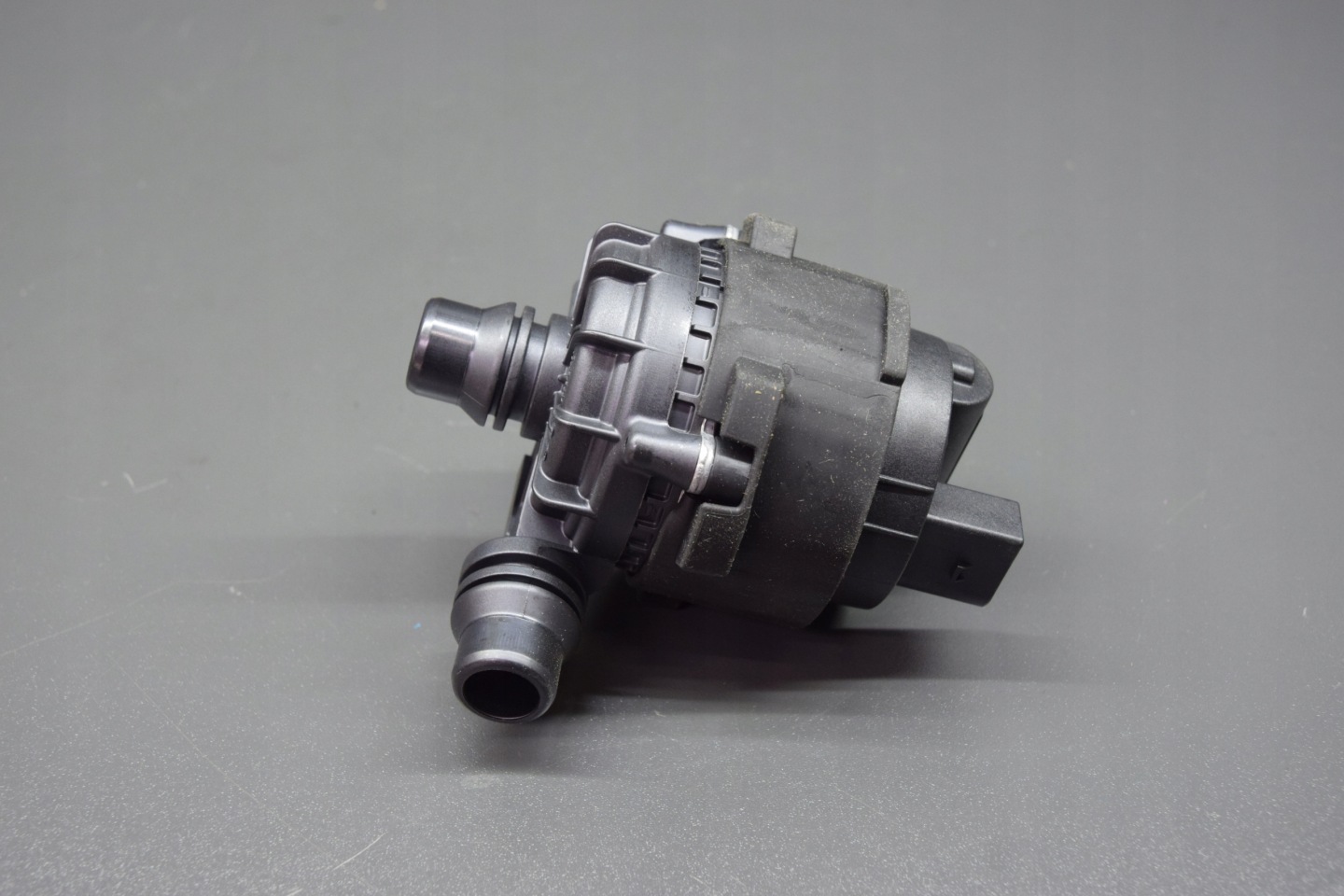 water pump electrical BMW 5 G60 i4 G26