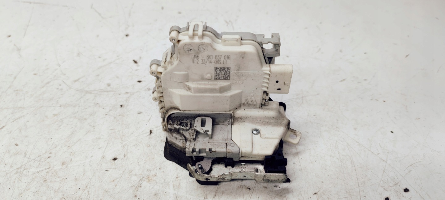lock door right front AUDI A1 8X1837016 6 PIN