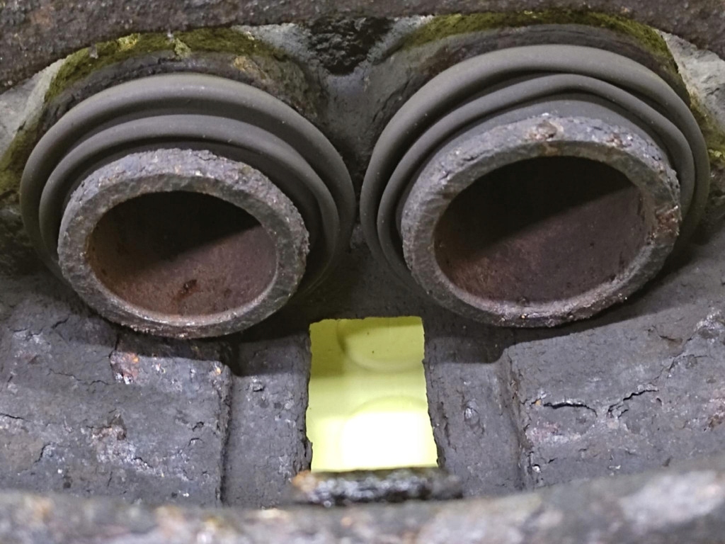 OPEL VIVARO and 2.5 caliper brake left front