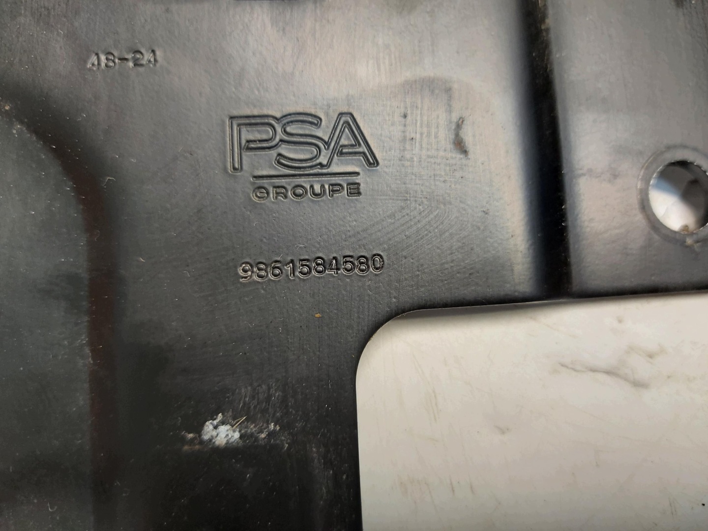 Peugeot 5008 III E5008 Console Support plaque falownika 9861584580