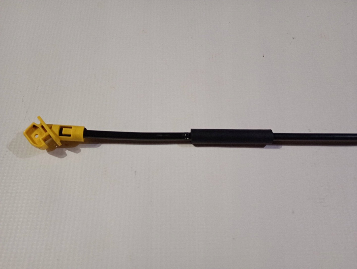 Support podporka patyk drut Console du capot Chrysler Pacifica 2021