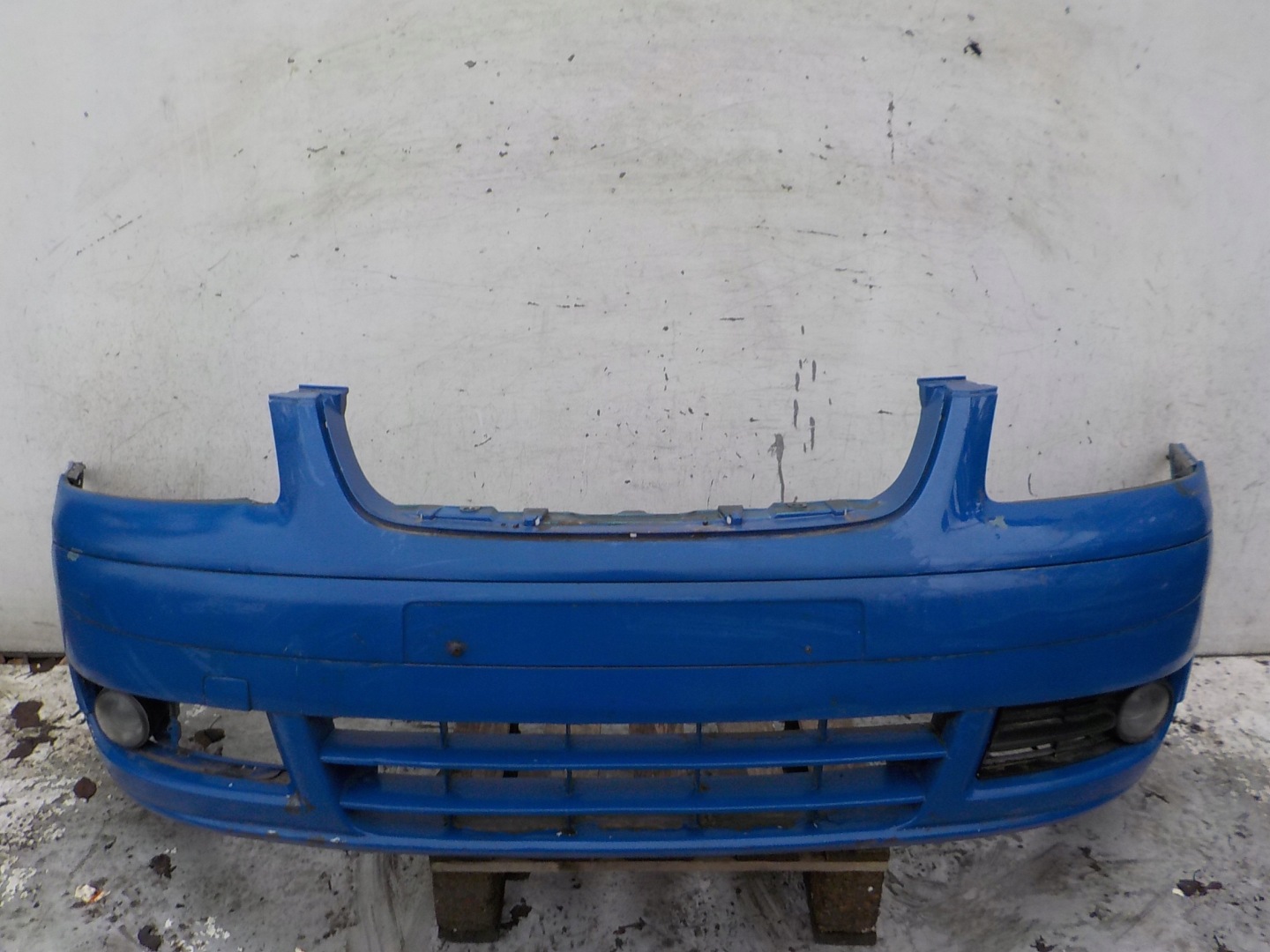 976 VOLKSWAGEN TOURAN and bumper front front