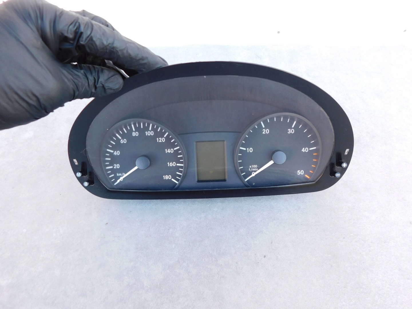 dials dials predkosciomierz Europa Mercedes Sprinter 906 OEM A9065422101