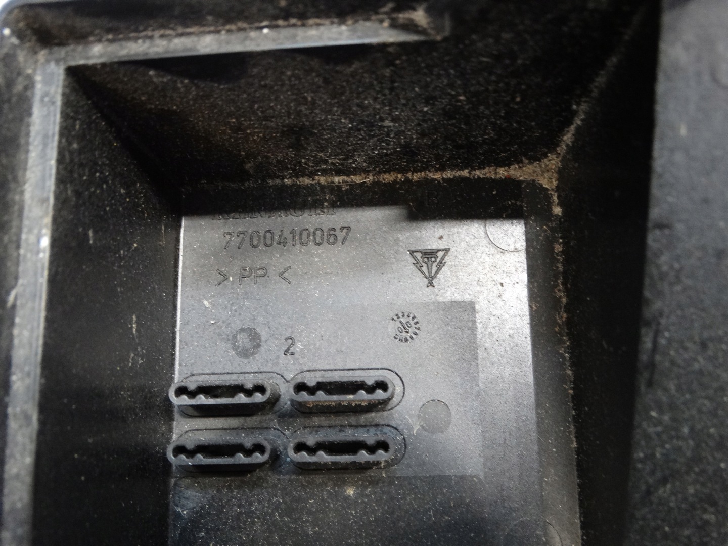 copertura GREMBIALINA Coperchio BEZP. RENAULT TWINGO e 7700410067
