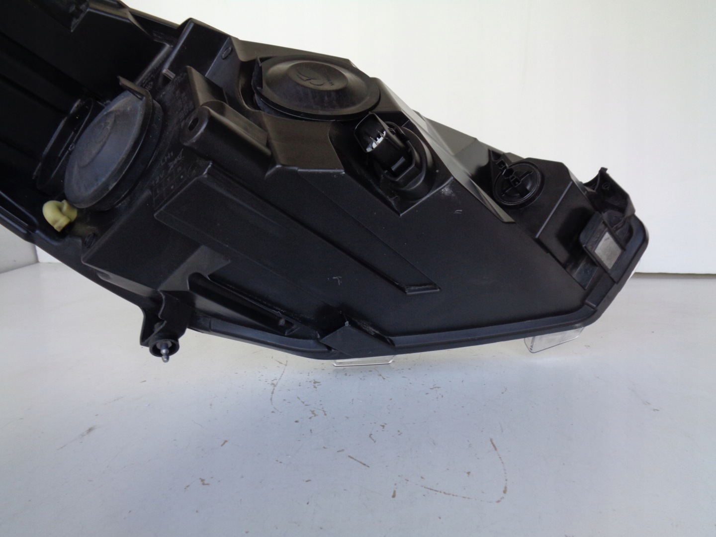 light left REFLEKTOR FORD FIESTA MK8 17