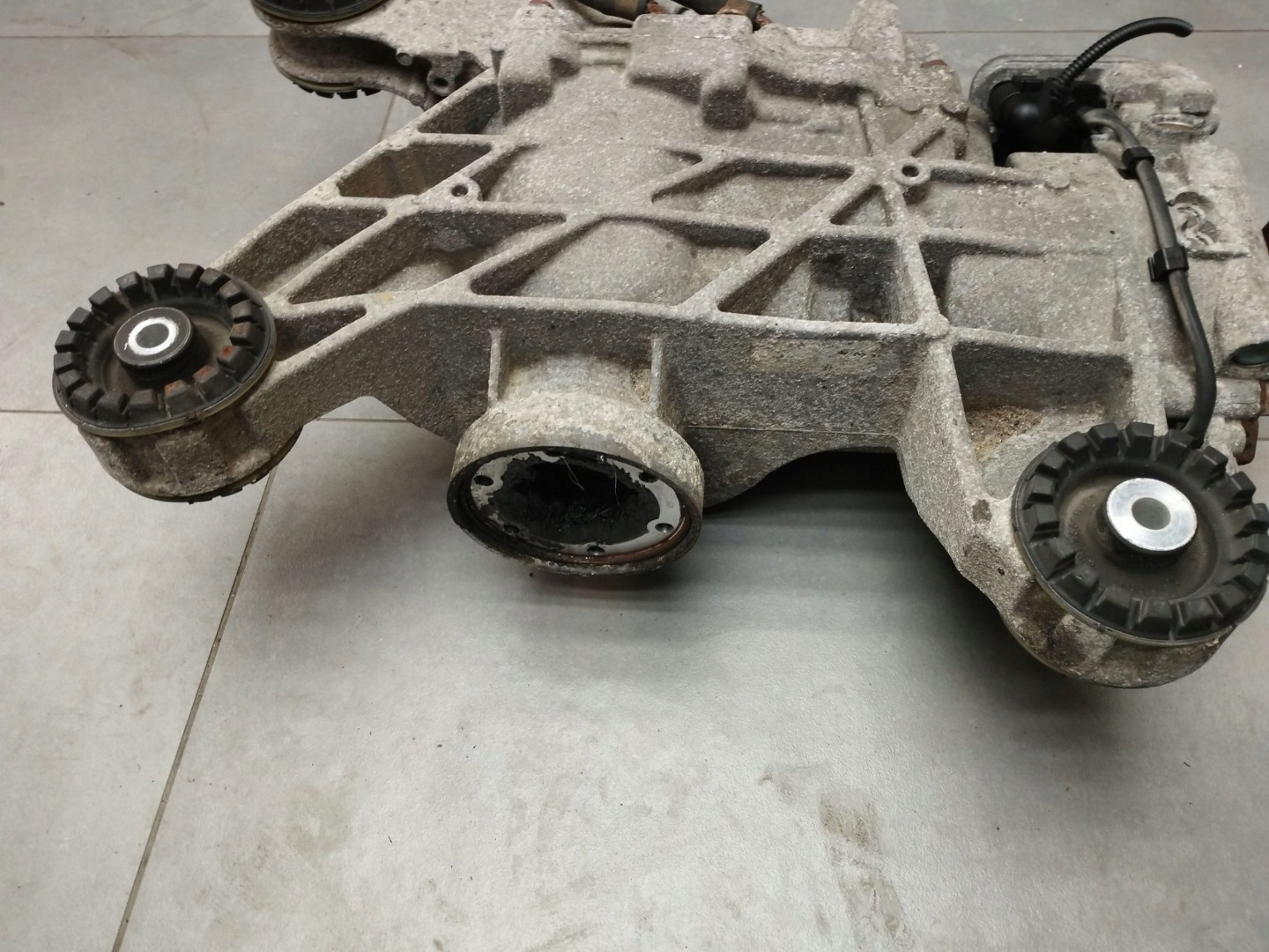 Volkswagen PASSAT B6 2007 2.0 TDI diff rear part HALDEX 01Z525010C