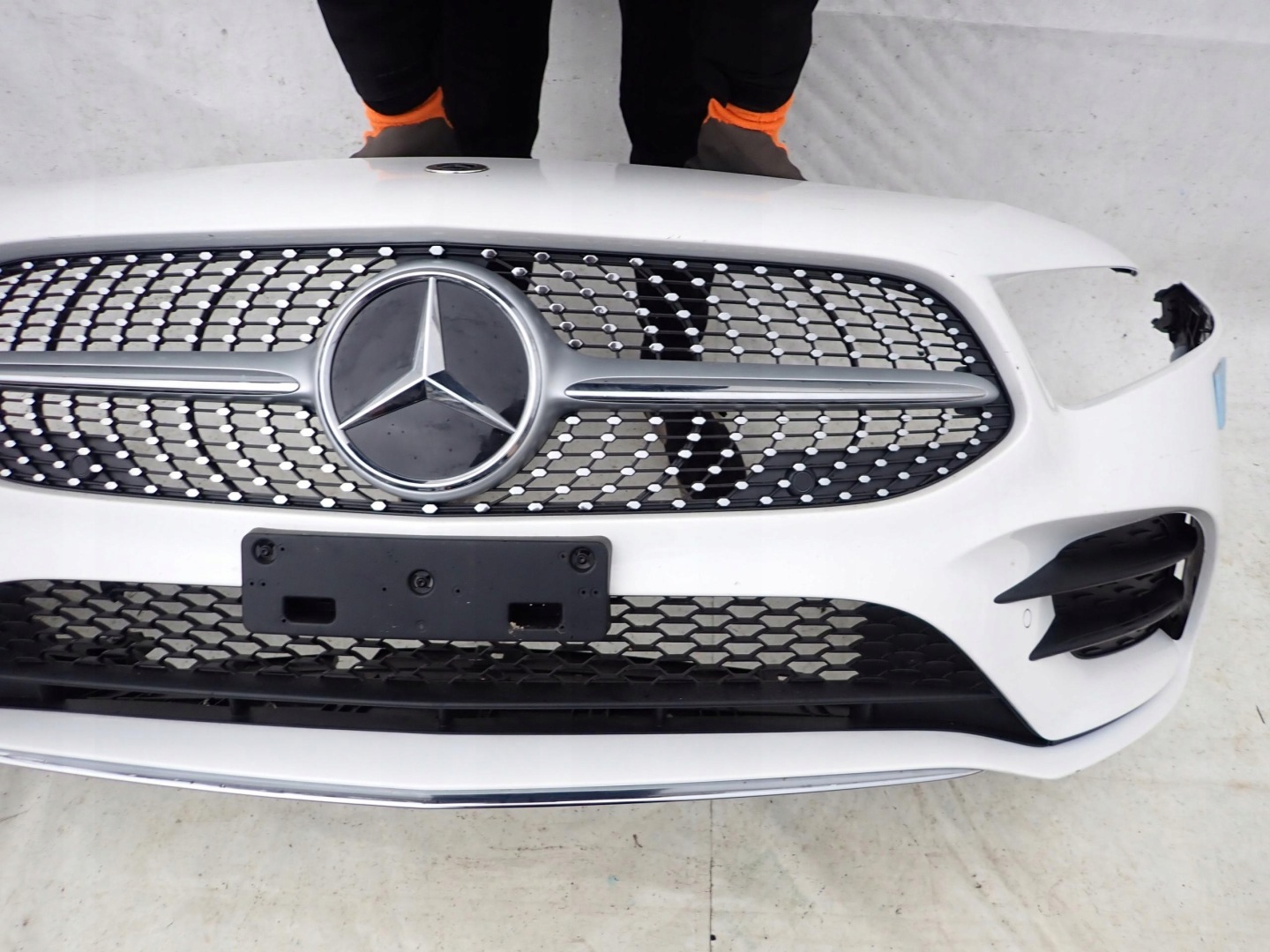 MERCEDES A-KLASA W177 AMG 18- bumper front PDC