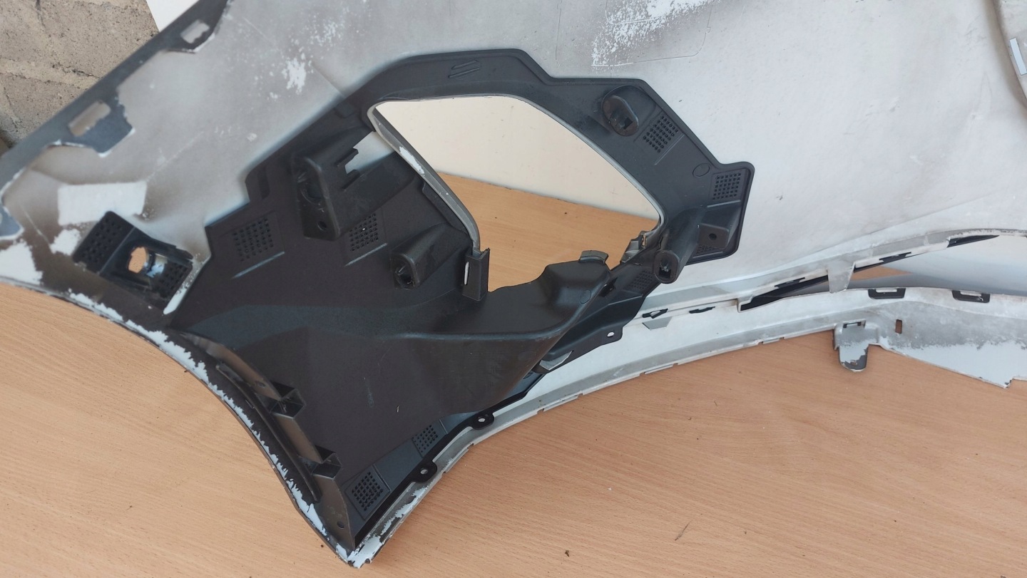 FORD FOCUS MK4 IV 4 bumper front for PDC + supports