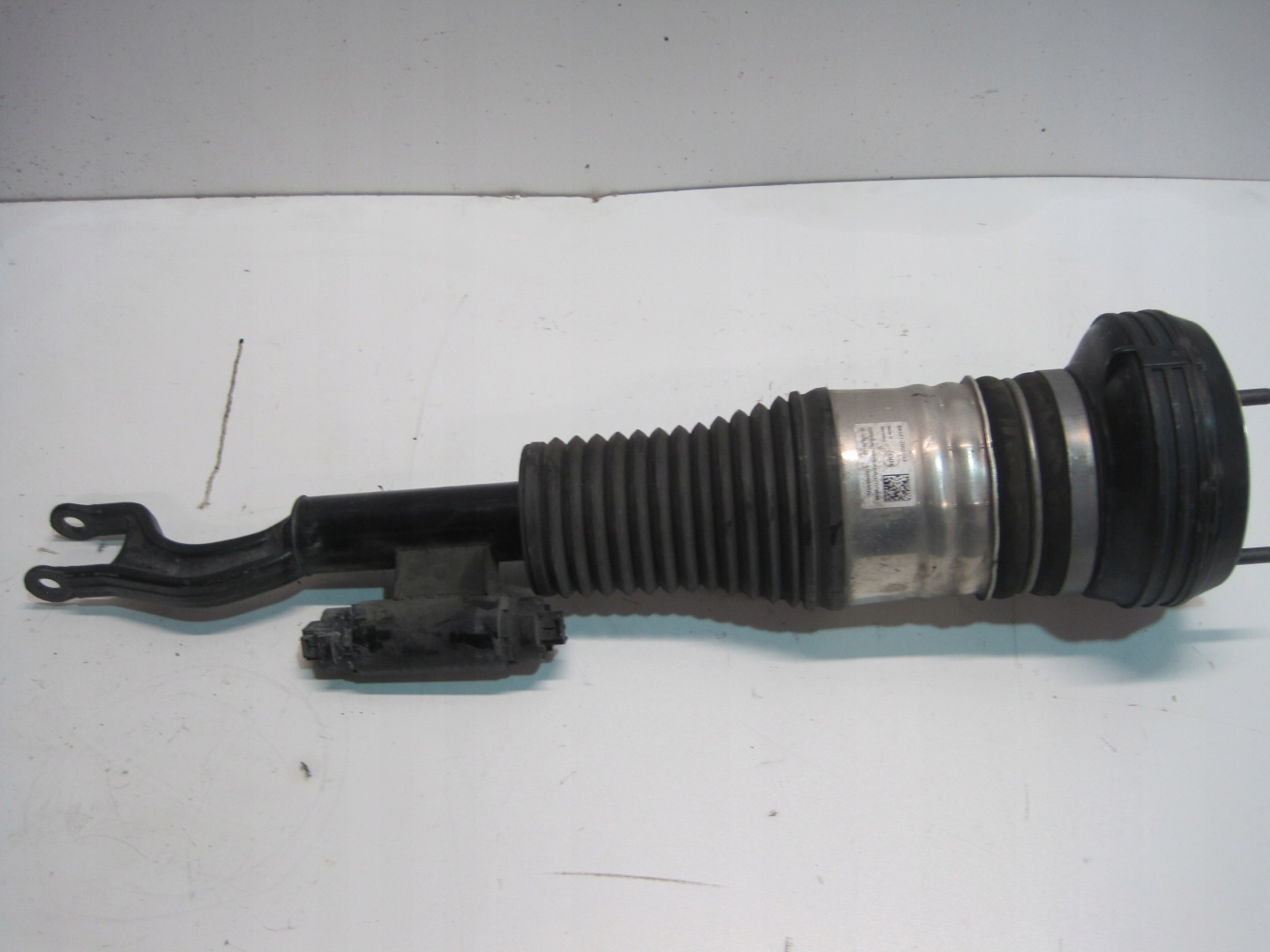 shock absorber left MERCEDES S KLASA 223 4X4 4MATIC