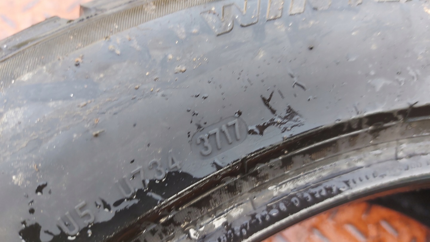 PIRELLI SOTTOZERO 3 225/55R18 tyres winter 4,5mm