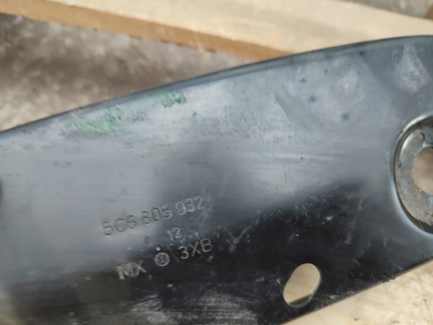 console left supports front holder left VOLKSWAGEN JETTA VI 5C 5C6805932