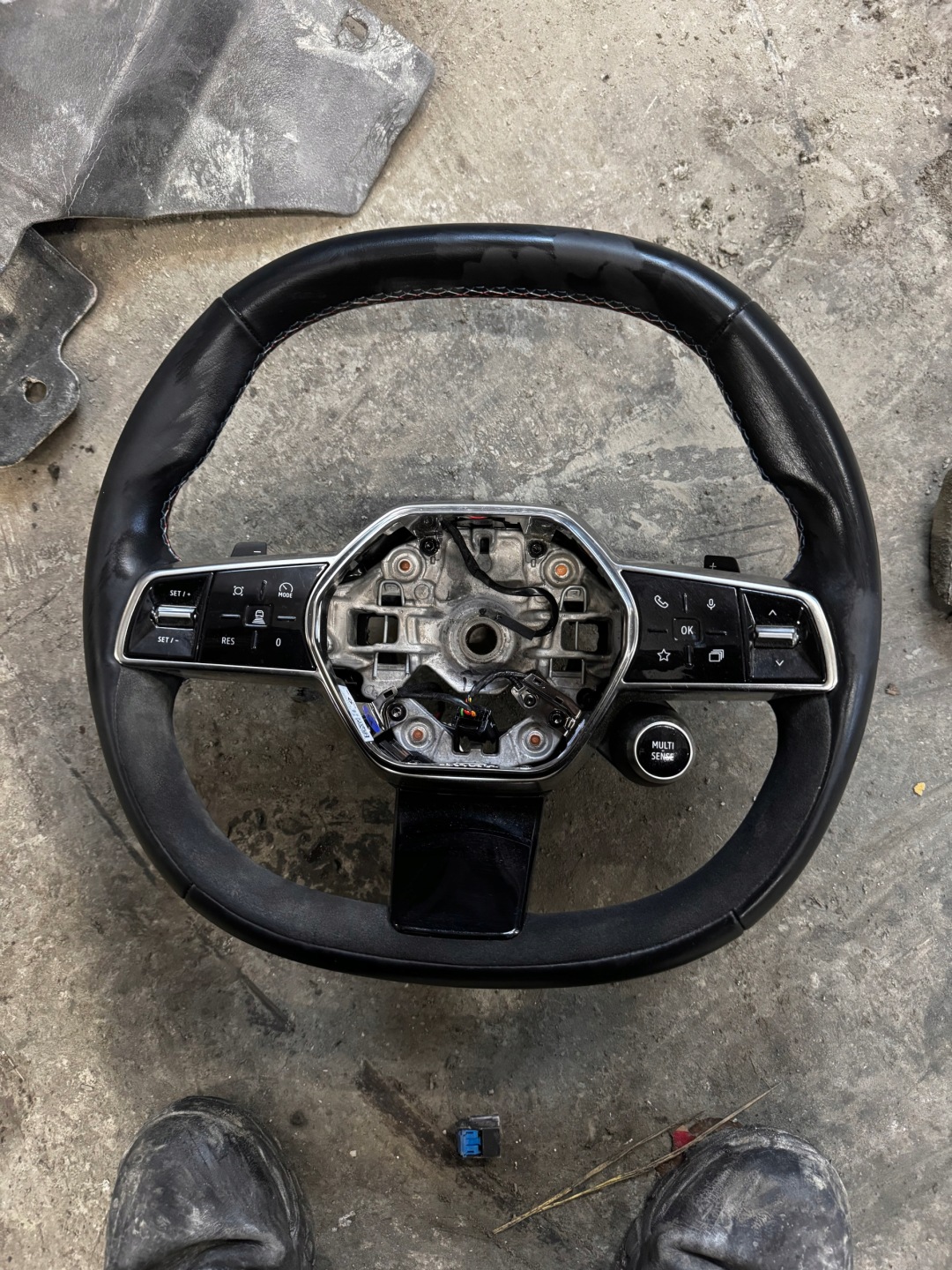 72R. lenkrad MULTIFUNKCYJNA RENAULT AUSTRAL 1.2 E-TECH 484001116R