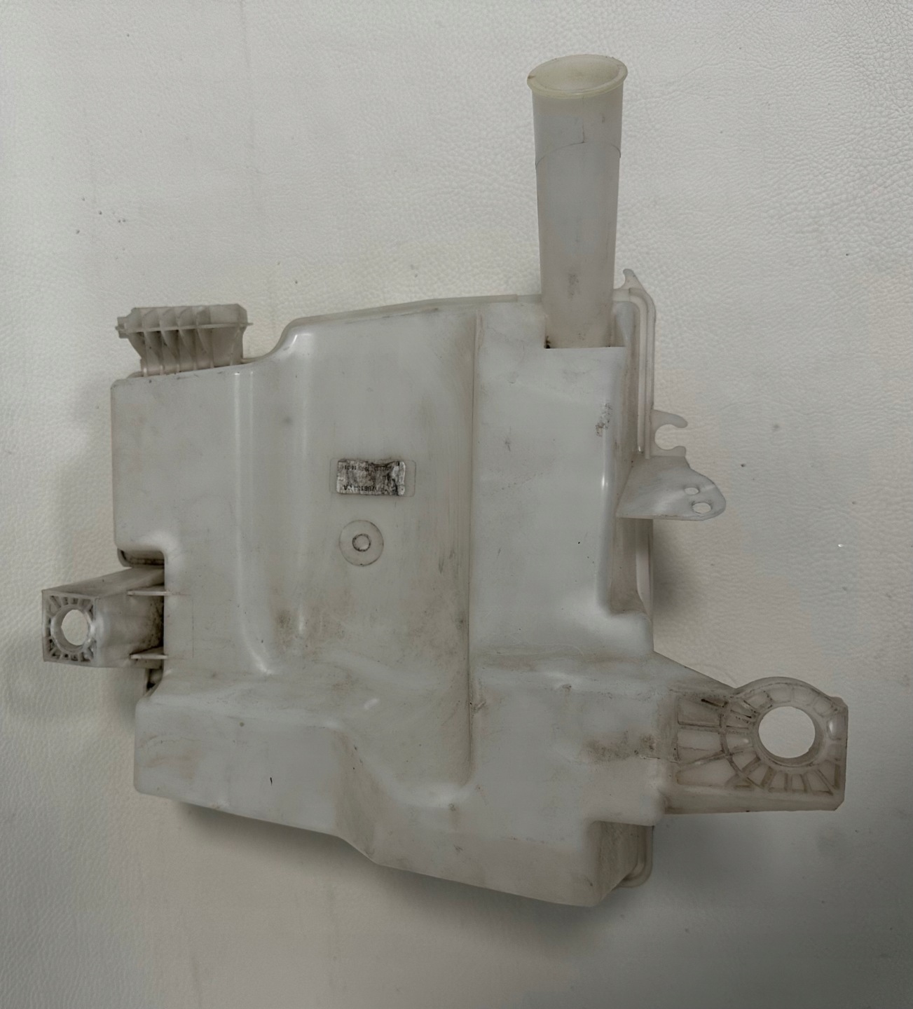 Ford Focus MK3 LIFT Behälter Spritzdüse