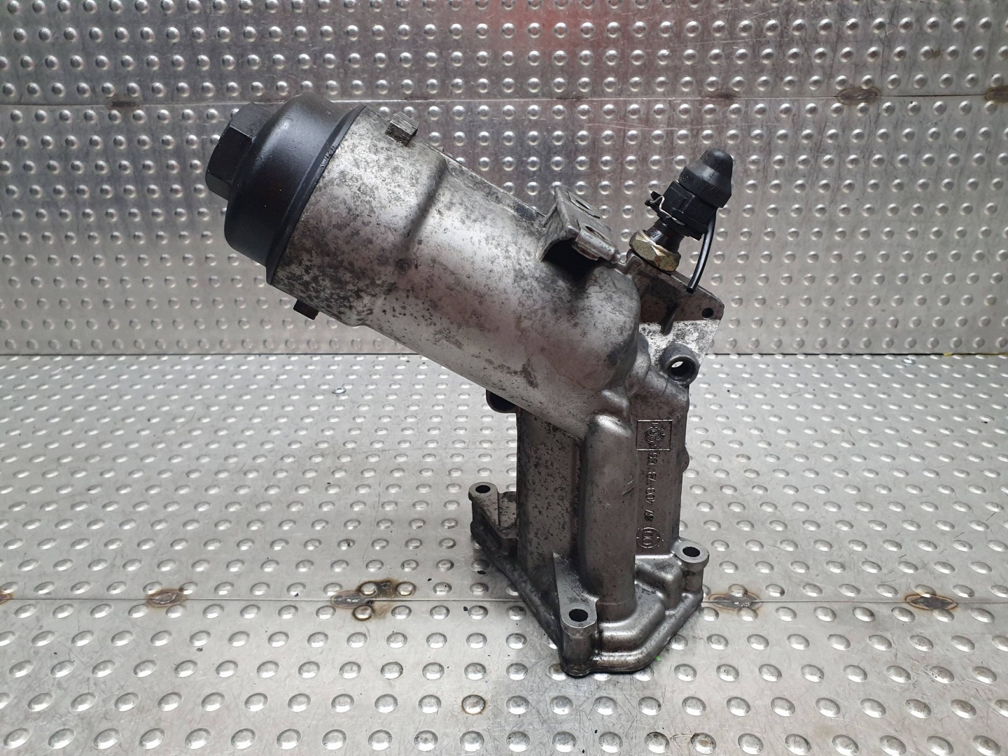 Ölfiltergehäuse 7787072 BMW E46 E87 E90 E60 X3 E83 2.0D M47