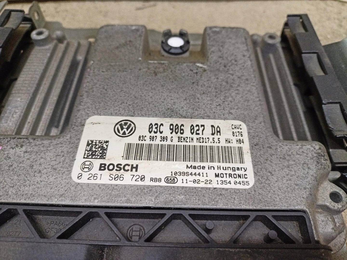 control unit of the engine Volkswagen Touran 2nd facelift 2011 03C906027DA