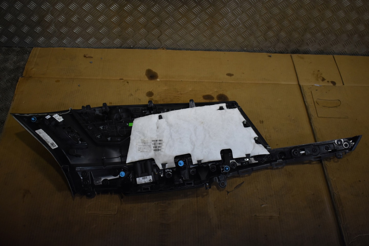 upholstery side rear left BMW G07 X7 1