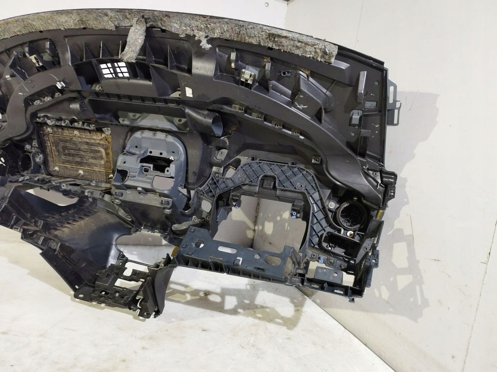 Ford Fiesta MK7 dashboard instrument panel console EU