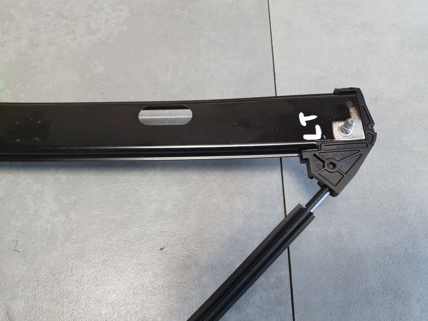 Cupra Leon IV KOMBI window regulator left rear part 5FA839461A