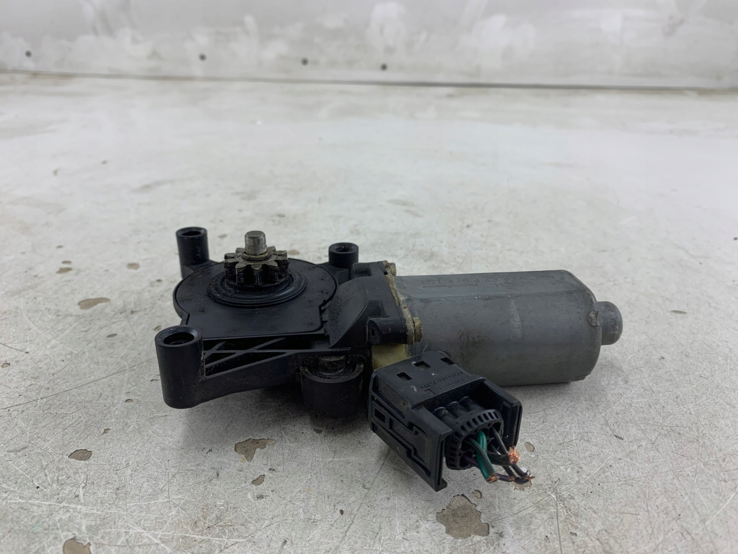 MERCEDES W210 mini motor windows left front 0130821708
