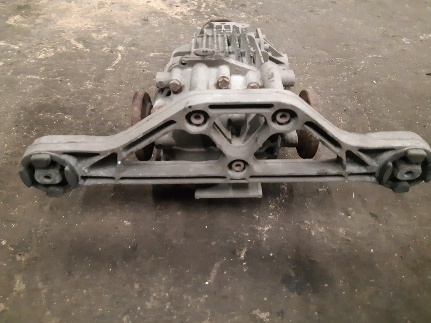 AUDI A8 D3 3.0 TDI differential diff differential rear rear part HNM
