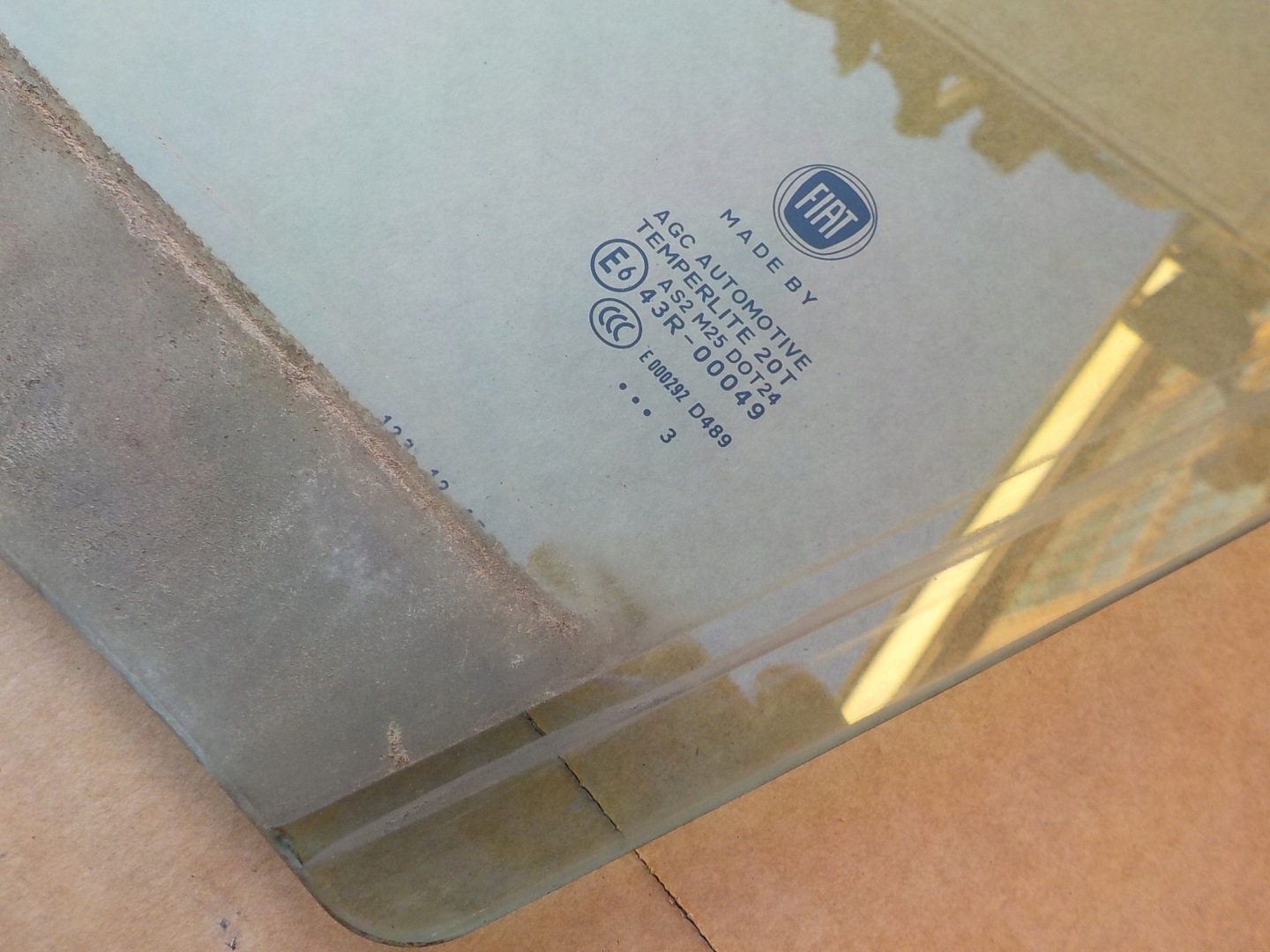 window left front fiat 500L 2013r