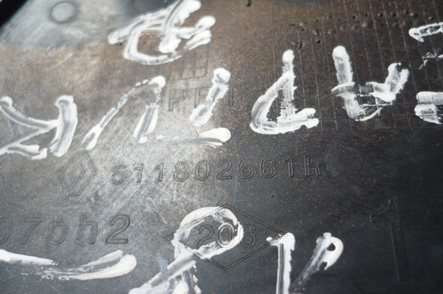 RENAULT CAPTUR and LIFT 2017-19 towing hook cap bumper front
