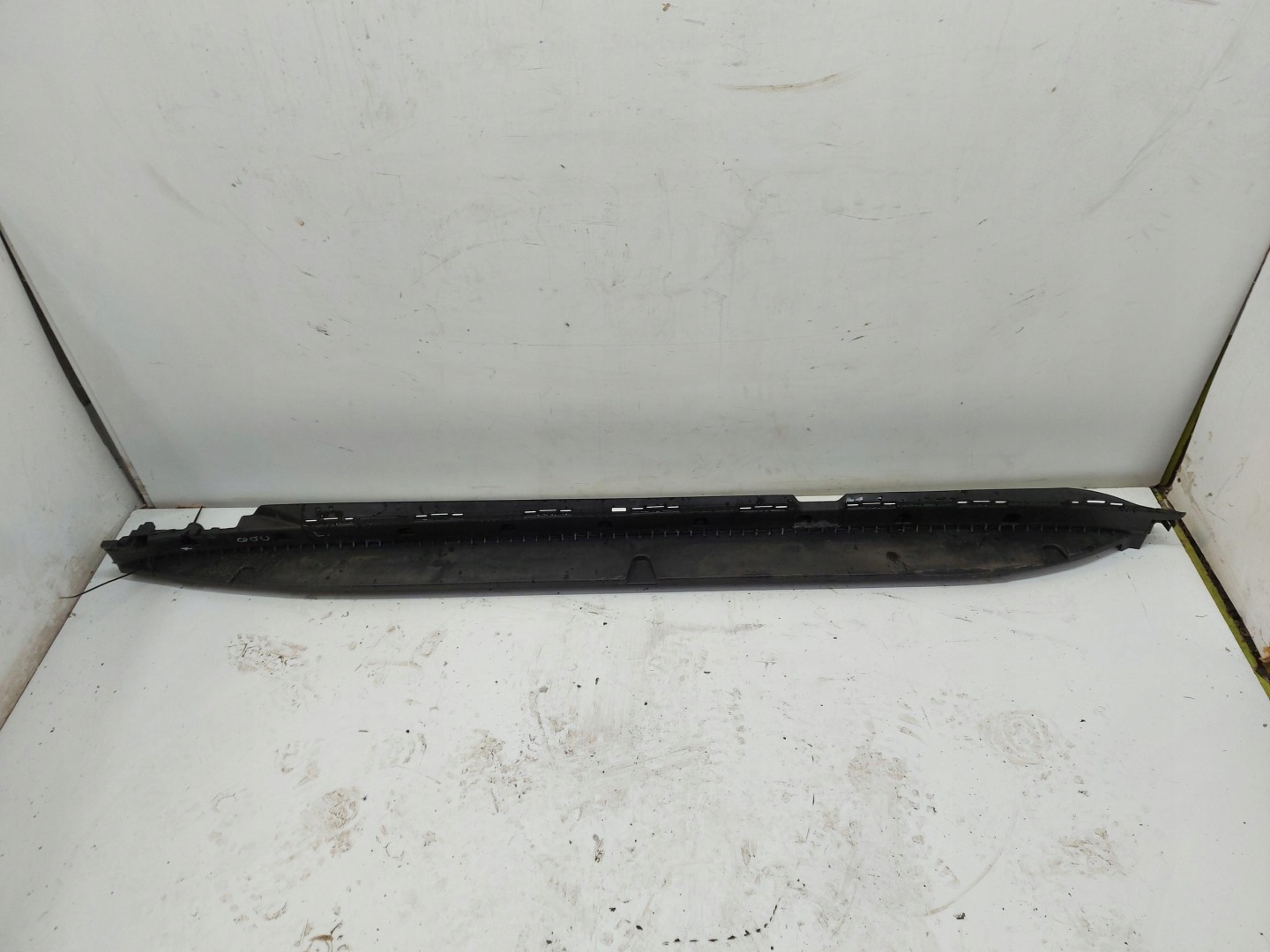 Mercedes EQC 400 W293 moulding threshold right