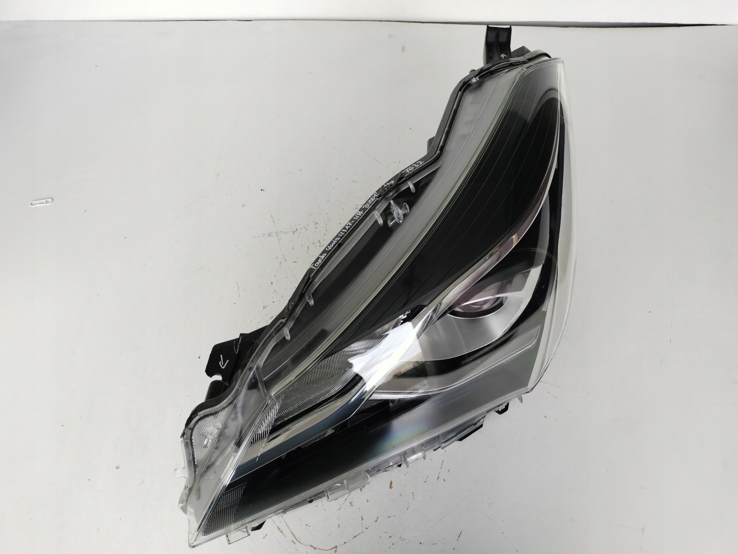 light left REFLEKTOR TOYOTA YARIS III 17- LIFT