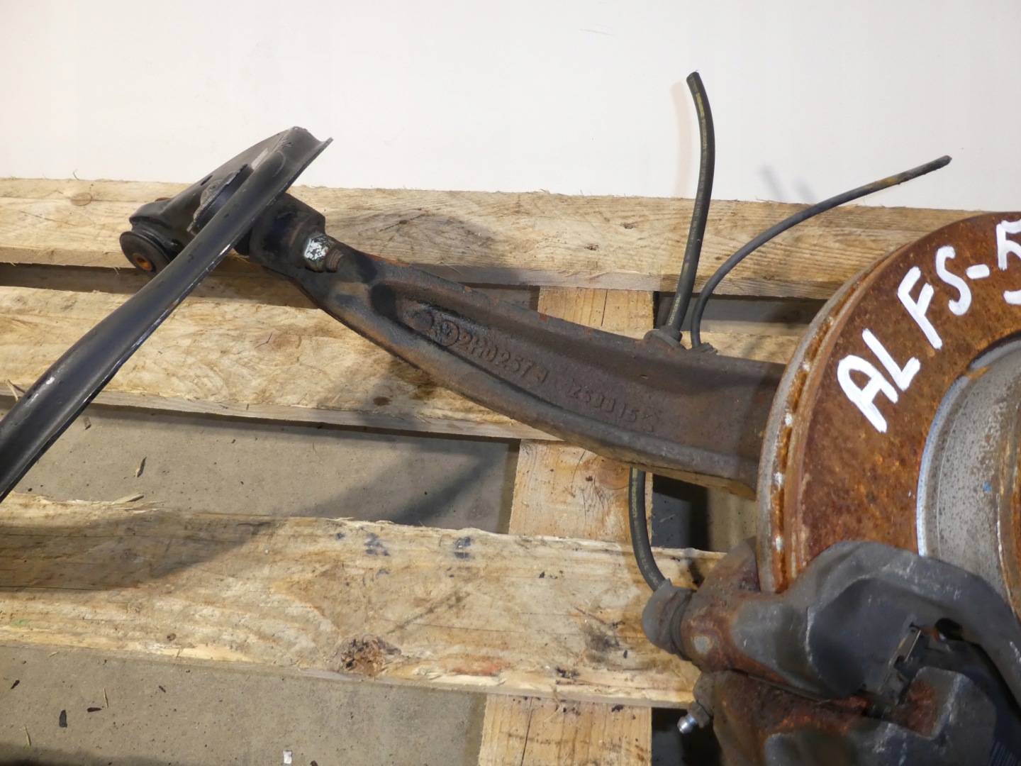 VW AMAROK 2H swing left front 2H0257 J