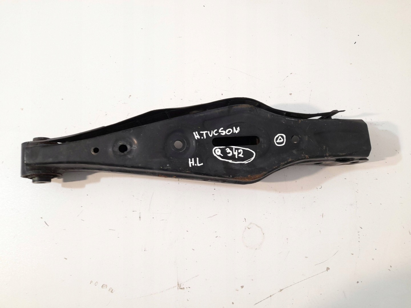 Hyundai Tucson TL arm rear left (Q342)