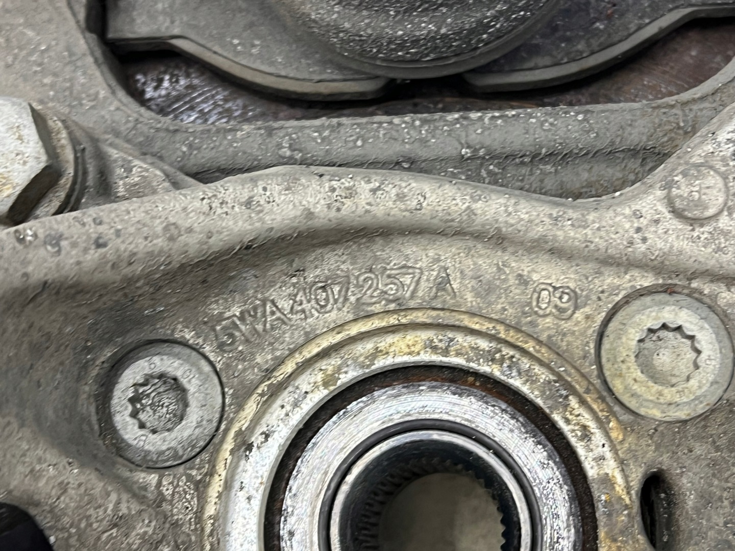 swing McPherson left front 5WA407257A LEON IV AUDI A3 8Y 20R