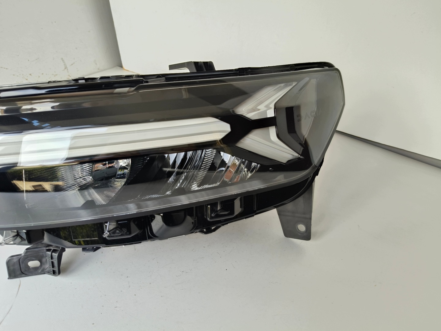 feu gauche REFLEKTOR DACIA DUSTER III 24- FULL LED