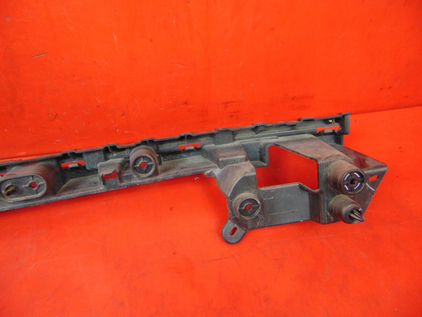 RANGE ROVER Evoque II L551 bumper bracket rear part K8D2-17E855-A