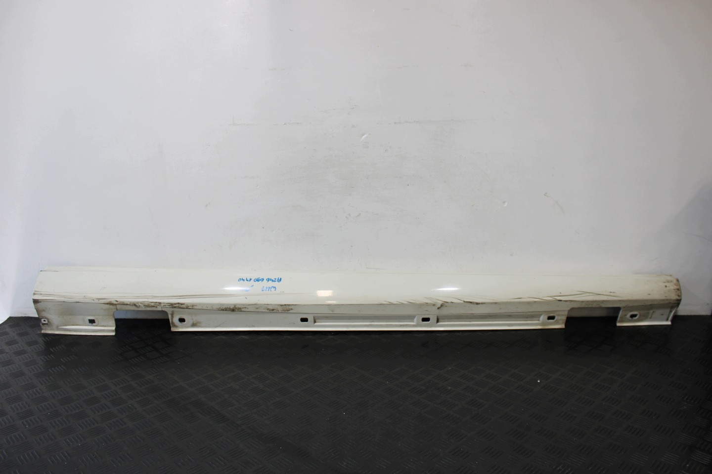 moulding cap threshold threshold right A2466901440 MERCEDES CLA W117 2,2 CDI