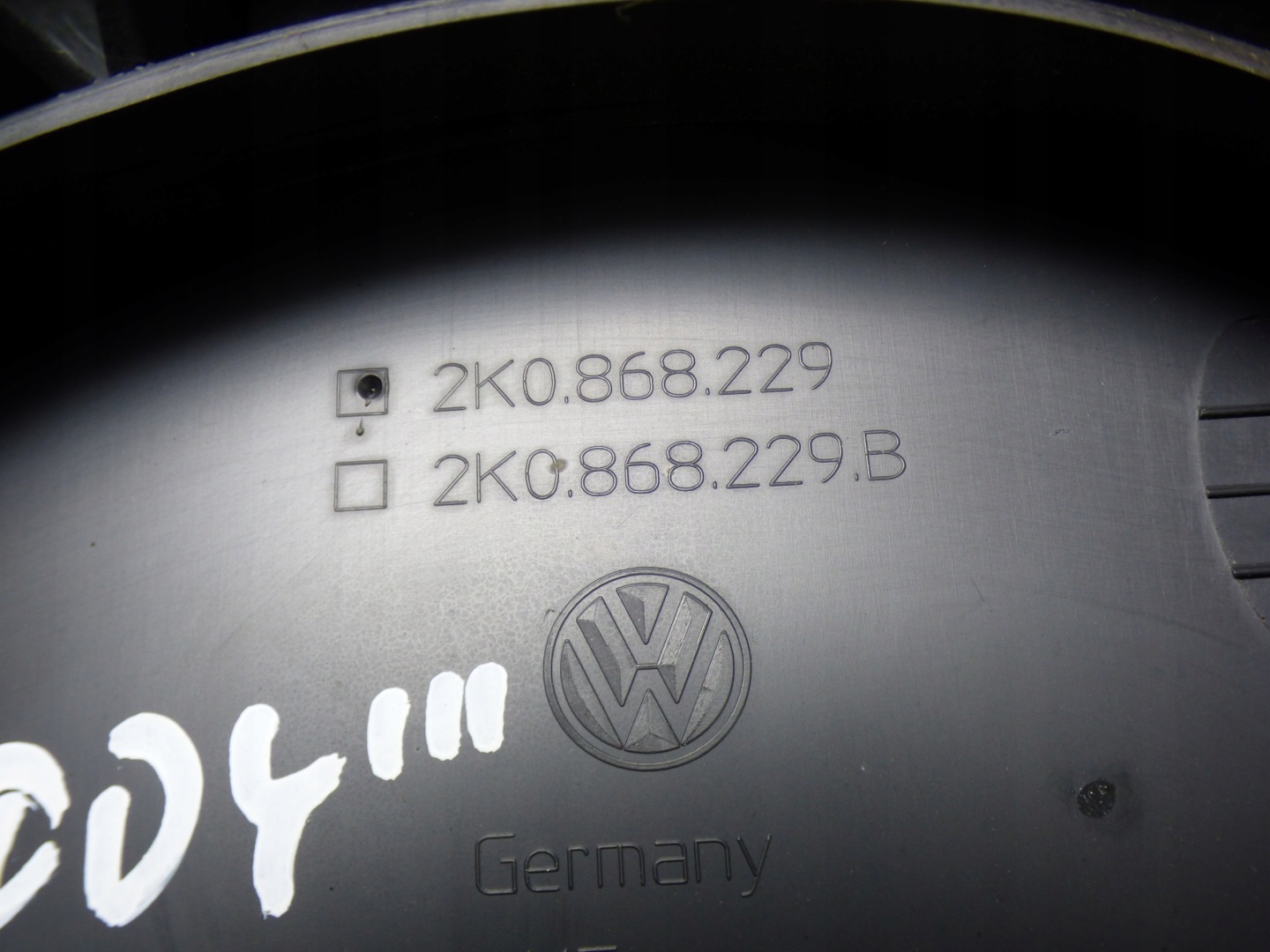 holder rolety polki boot 2K0868229 VOLKSWAGEN CADDY III 2K5