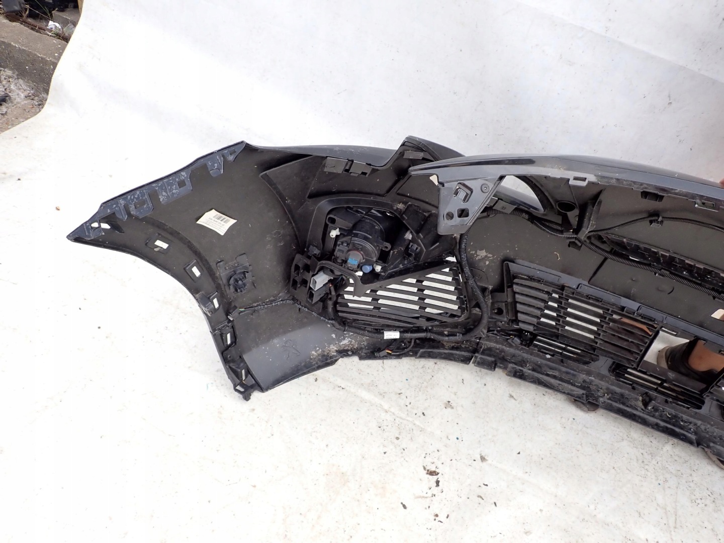 PEUGEOT 3008 II 16- bumper front KAMERA 6PDC