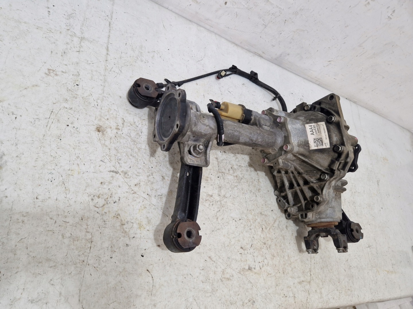 CADILLAC ESCALADE IV 15- 6.2 V8 differential differential front original 23484389