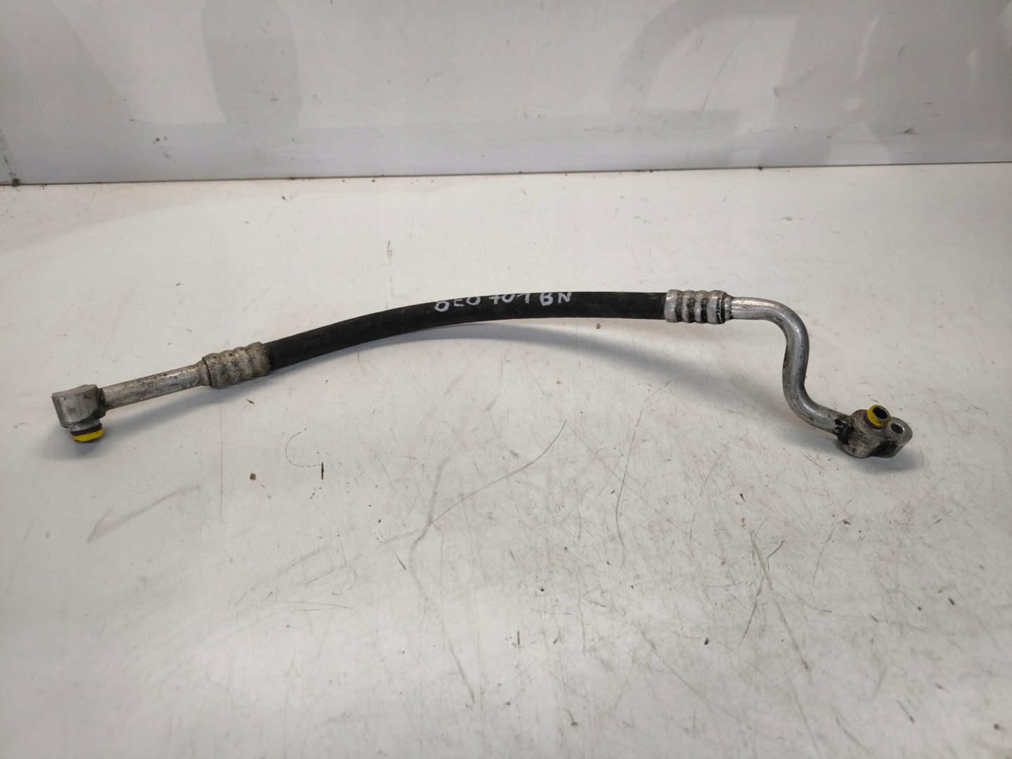 vedení hadice klimatizaci AUDI A4 B6 B7 8E0260701BN originál !!!